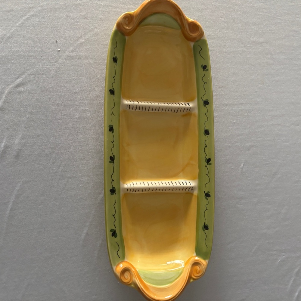 Pfaltzgraff Yellow and Green Serveware Tray